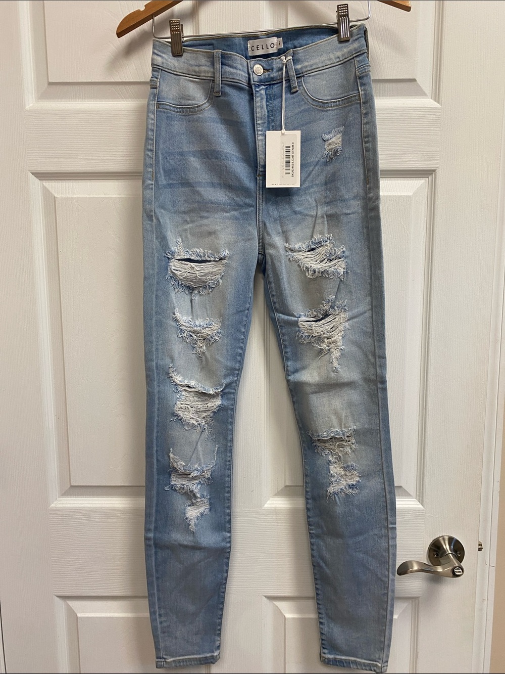 Cello Size 9 Distressed High Rise Skinny Jeans